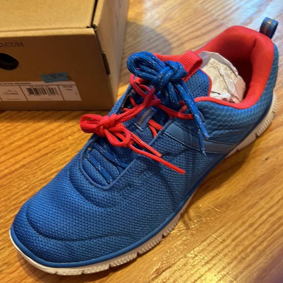 Lands End brand new in box with tags active sneakers - Picture 3 of 4